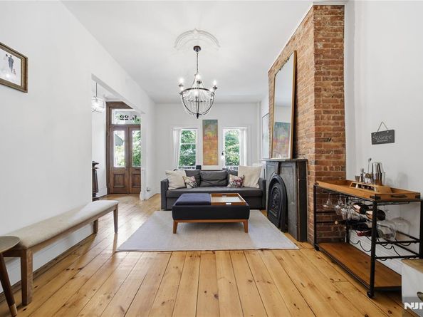 22 Laidlaw Avenue, Jersey City NJ 07306