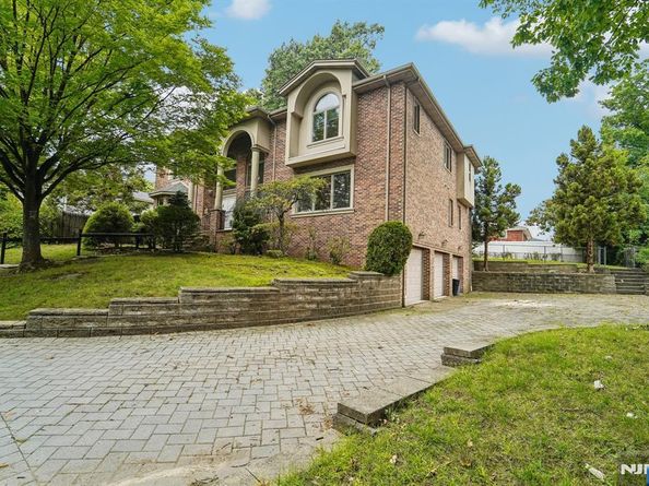 14 Leighton Street, Englewood Cliffs NJ 07632