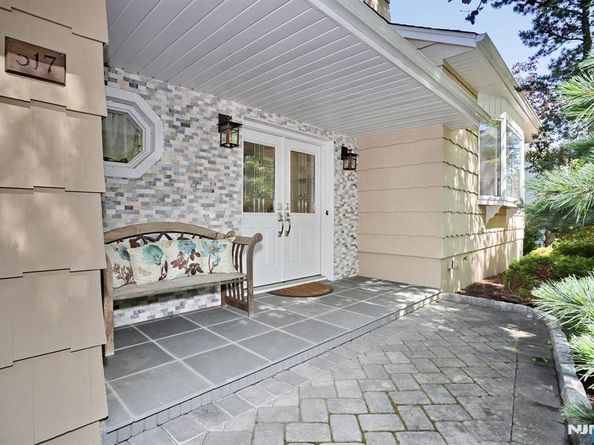 517 Pine Hill Road, Leonia NJ 07605