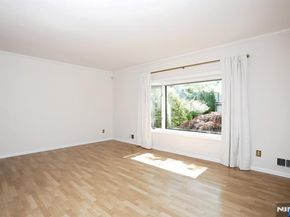 517 Pine Hill Road, Leonia NJ 07605