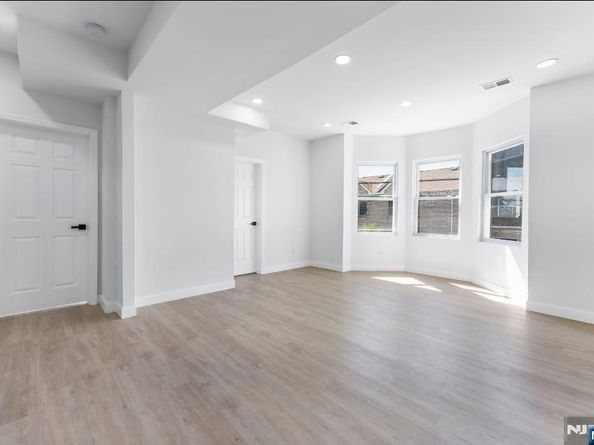 437 Bramhall Avenue, Jersey City NJ 07304
