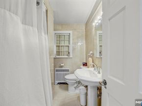 181 Lakeview Avenue, Leonia NJ 07605