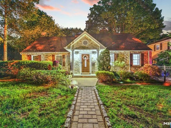 181 Lakeview Avenue, Leonia NJ 07605
