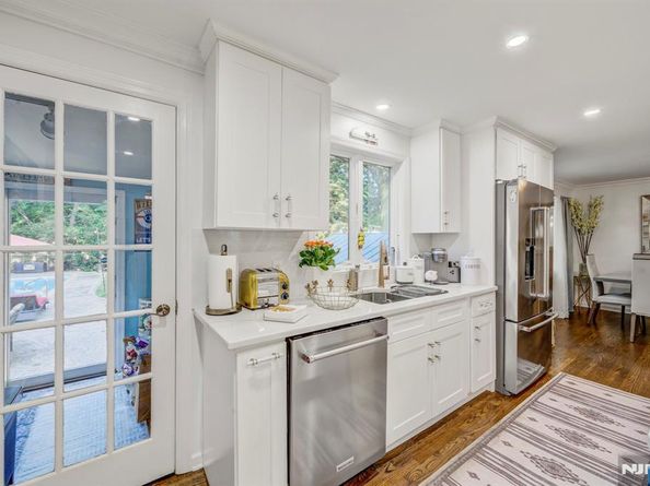 181 Lakeview Avenue, Leonia NJ 07605