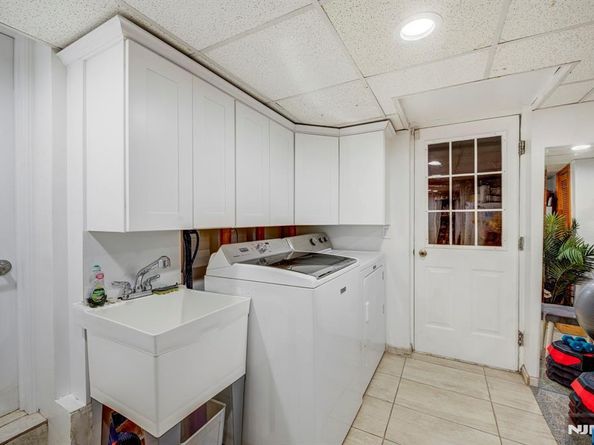 181 Lakeview Avenue, Leonia NJ 07605