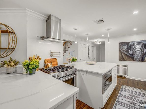 181 Lakeview Avenue, Leonia NJ 07605