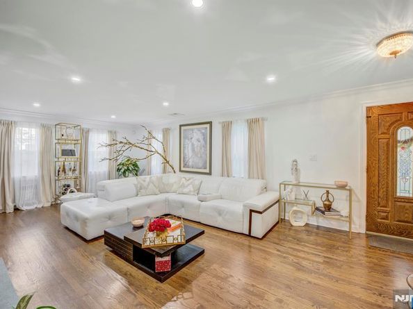 181 Lakeview Avenue, Leonia NJ 07605