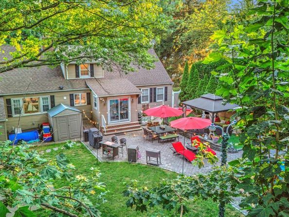 181 Lakeview Avenue, Leonia NJ 07605