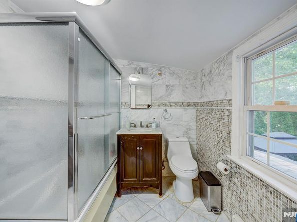 181 Lakeview Avenue, Leonia NJ 07605