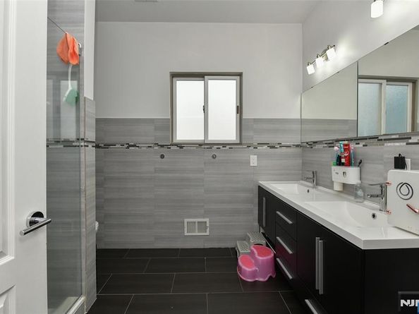 1957 Kennedy Boulevard, Jersey City NJ 07305