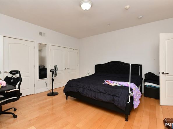 1957 Kennedy Boulevard, Jersey City NJ 07305