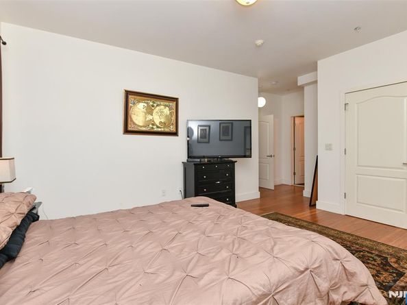 1957 Kennedy Boulevard, Jersey City NJ 07305
