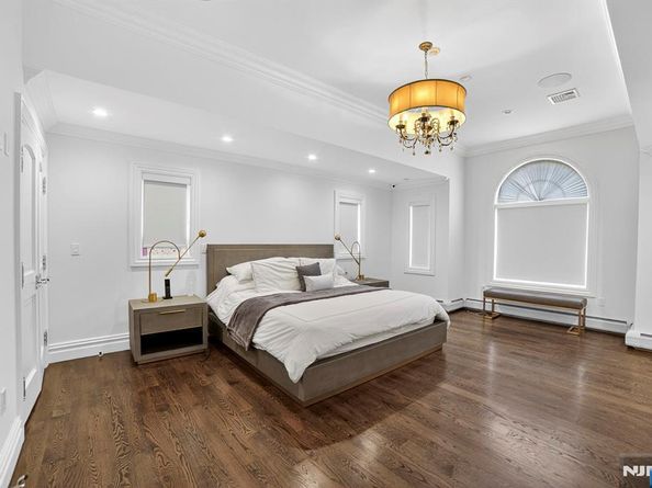 1096 Briar Way, Fort Lee NJ 07024