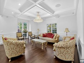 1096 Briar Way, Fort Lee NJ 07024