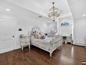 1096 Briar Way, Fort Lee NJ 07024