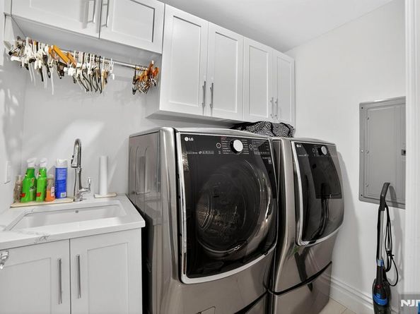 1096 Briar Way, Fort Lee NJ 07024