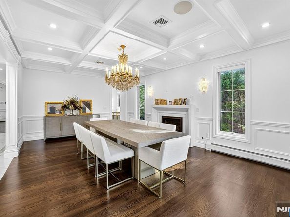 1096 Briar Way, Fort Lee NJ 07024