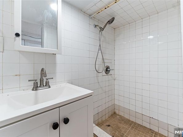 6016 Monroe Place, West New York NJ 07093