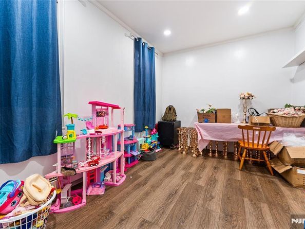 6016 Monroe Place, West New York NJ 07093