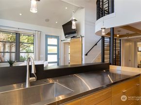 2351 Fairview Avenue E A, Seattle WA 98102