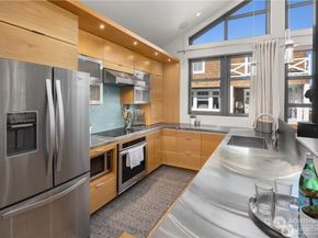 2351 Fairview Avenue E A, Seattle WA 98102