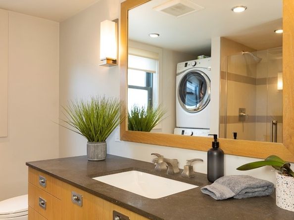 2351 Fairview Avenue E A, Seattle WA 98102