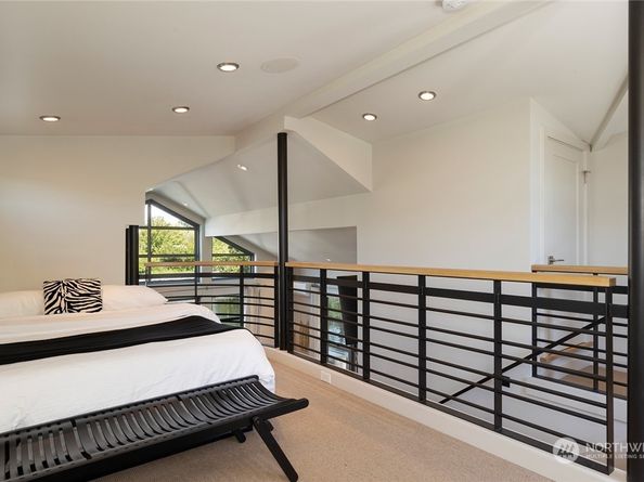 2351 Fairview Avenue E A, Seattle WA 98102