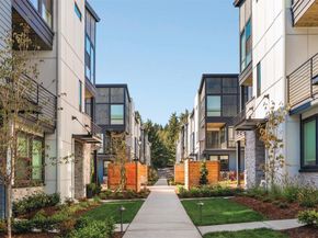 10816 (HS 66) 120TH Lane NE E, Kirkland WA 98033