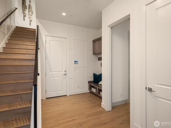 10816 (HS 66) 120TH Lane NE E, Kirkland WA 98033