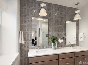 10816 (HS 66) 120TH Lane NE E, Kirkland WA 98033