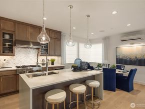 10816 (HS 66) 120TH Lane NE E, Kirkland WA 98033