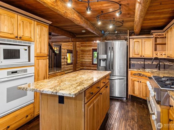 7516 230th Avenue NE, Redmond WA 98053