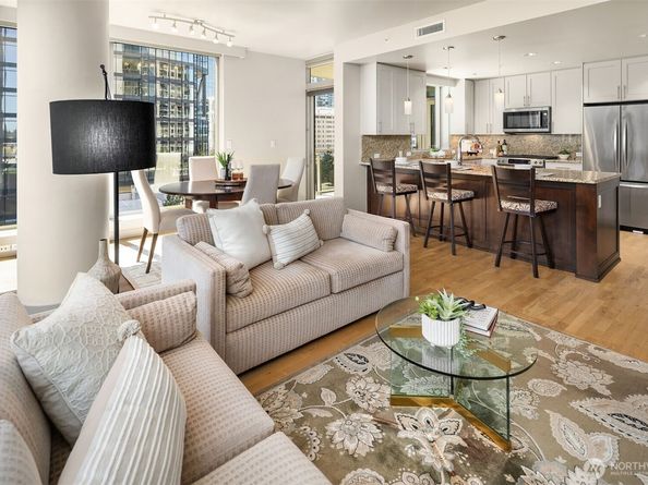 10650 NE 9th Place 1120, Bellevue WA 98004