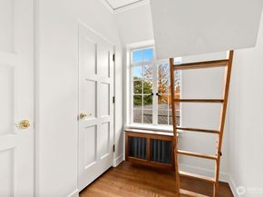 1994 Shenandoah Drive E, Seattle WA 98112