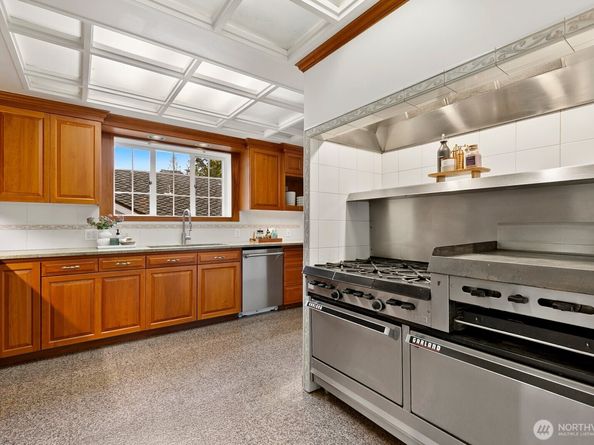 1994 Shenandoah Drive E, Seattle WA 98112