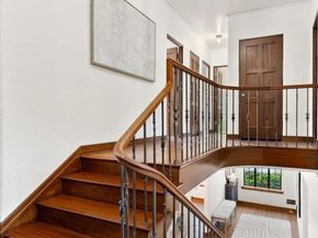 1994 Shenandoah Drive E, Seattle WA 98112