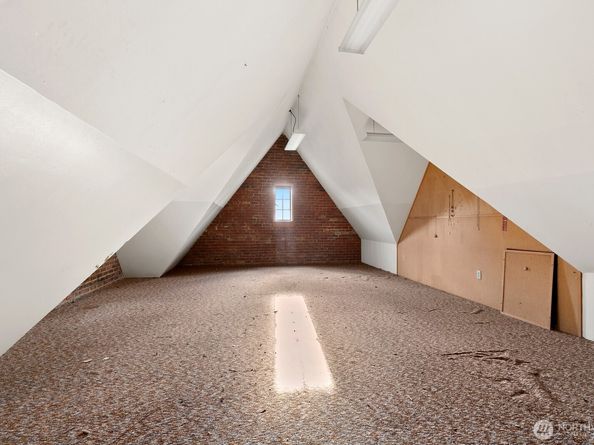 1994 Shenandoah Drive E, Seattle WA 98112