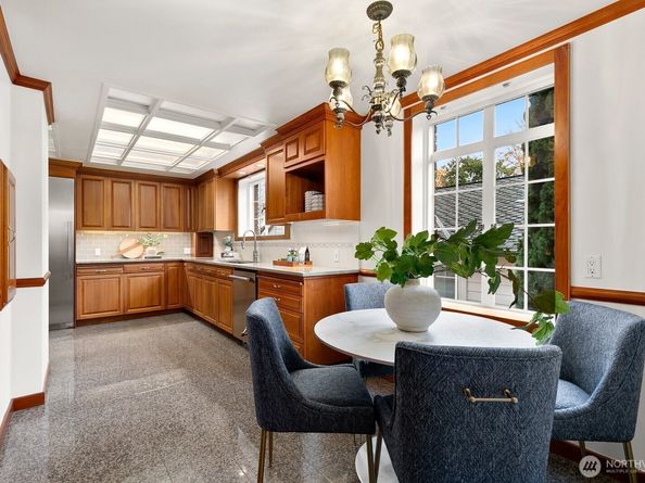 1994 Shenandoah Drive E, Seattle WA 98112