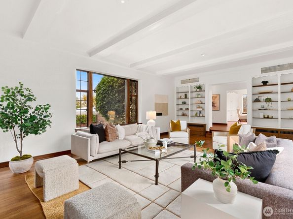 1994 Shenandoah Drive E, Seattle WA 98112