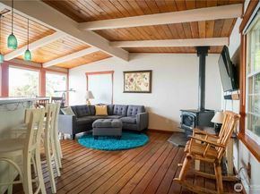 24 J View Place, Hat Island WA 98206