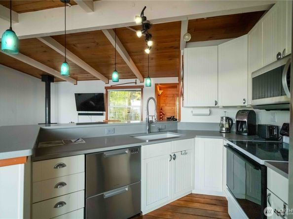 24 J View Place, Hat Island WA 98206