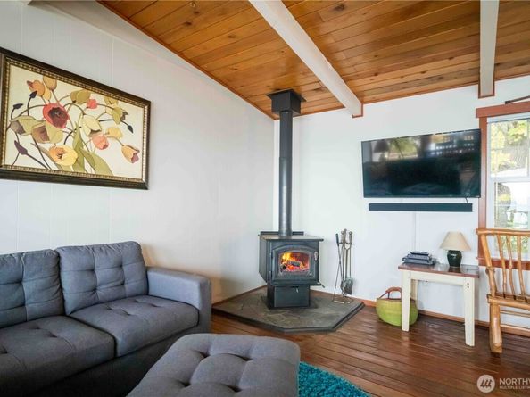 24 J View Place, Hat Island WA 98206