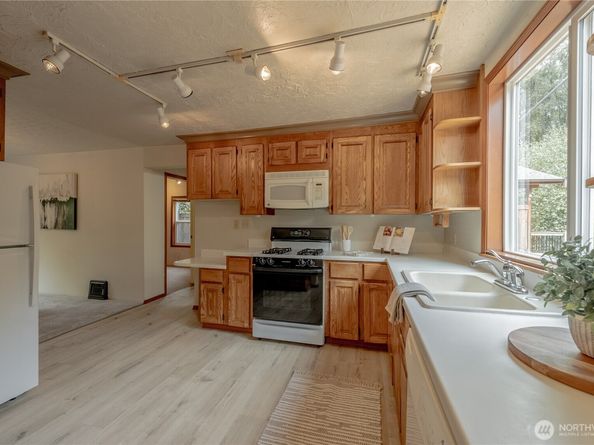 20006 68th Avenue NE, Kenmore WA 98028