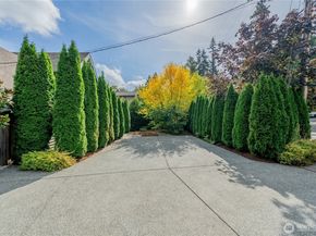 20006 68th Avenue NE, Kenmore WA 98028
