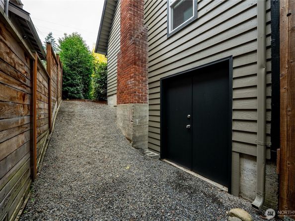 20006 68th Avenue NE, Kenmore WA 98028