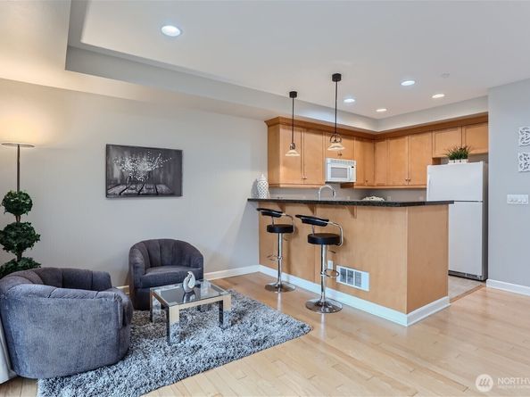 10047 Main Street 206, Bellevue WA 98004