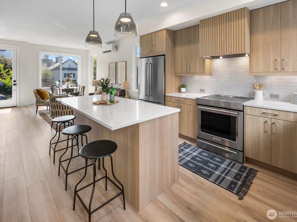 1748 B NW 62nd Street, Seattle WA 98107