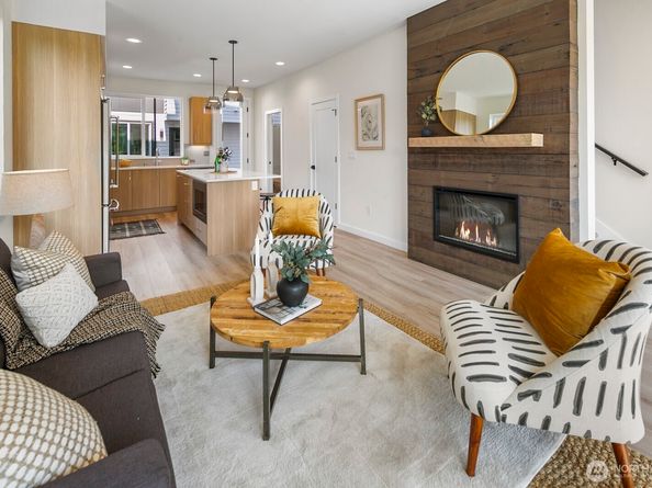 1748 B NW 62nd Street, Seattle WA 98107