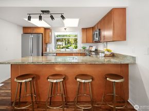 3023 255th Avenue SE, Sammamish WA 98075