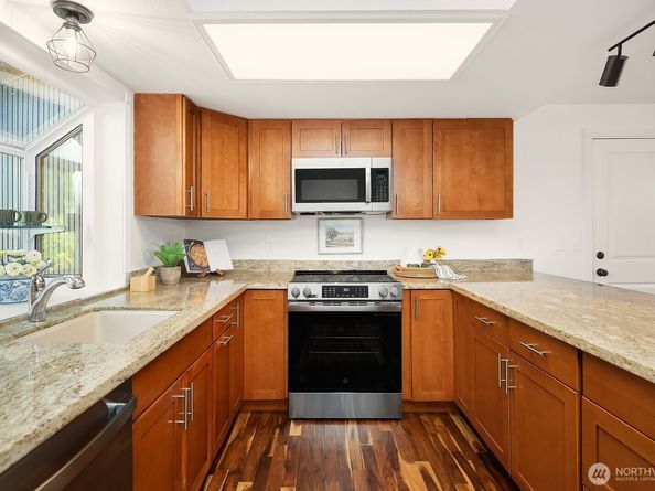 3023 255th Avenue SE, Sammamish WA 98075